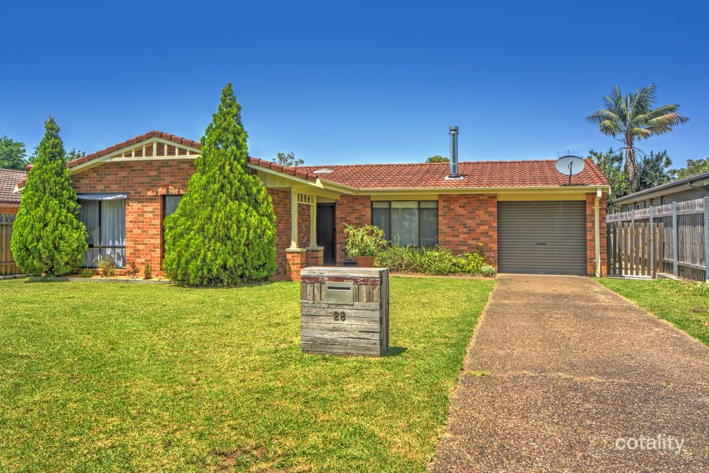 28 Cavalier Pde, Bomaderry, NSW 2541