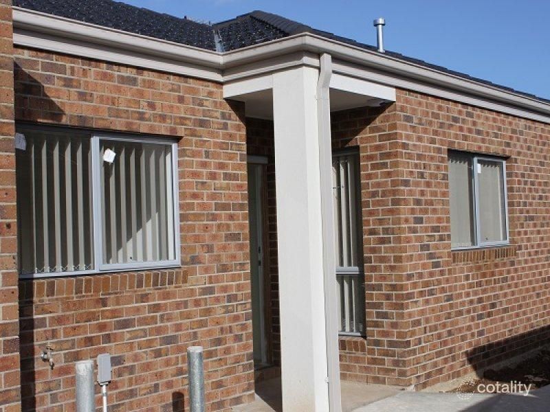 2/15 Greenleaf Cct, Tarneit, VIC 3029