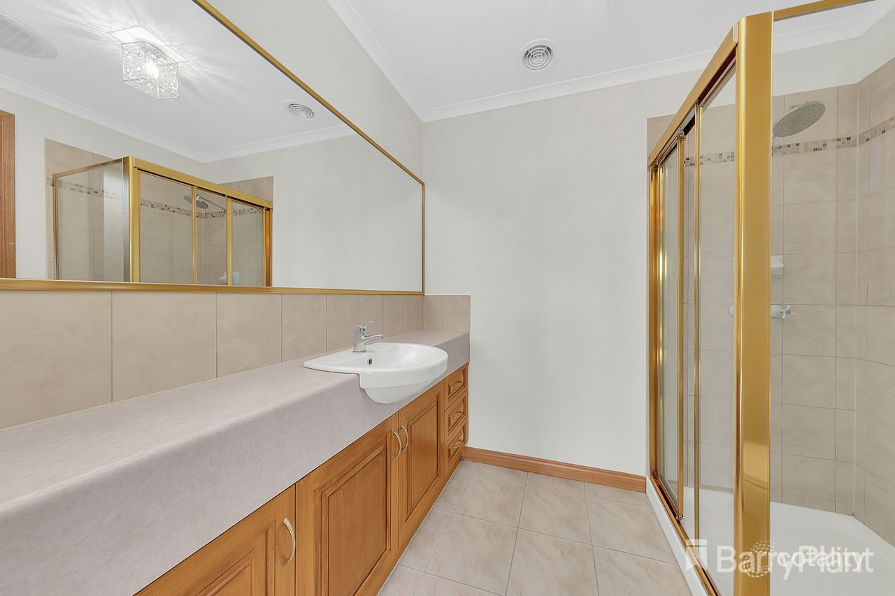 2 Lapwing Rd, South Morang, VIC 3752