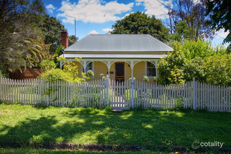 35 Raglan St, Lancefield, VIC 3435