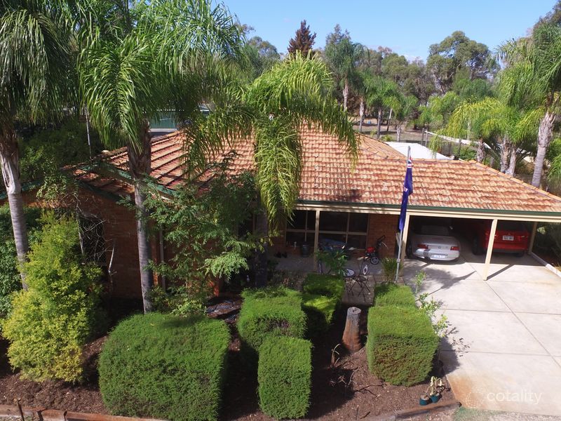 62 Swamp Gum Rd, Oakford, WA 6121