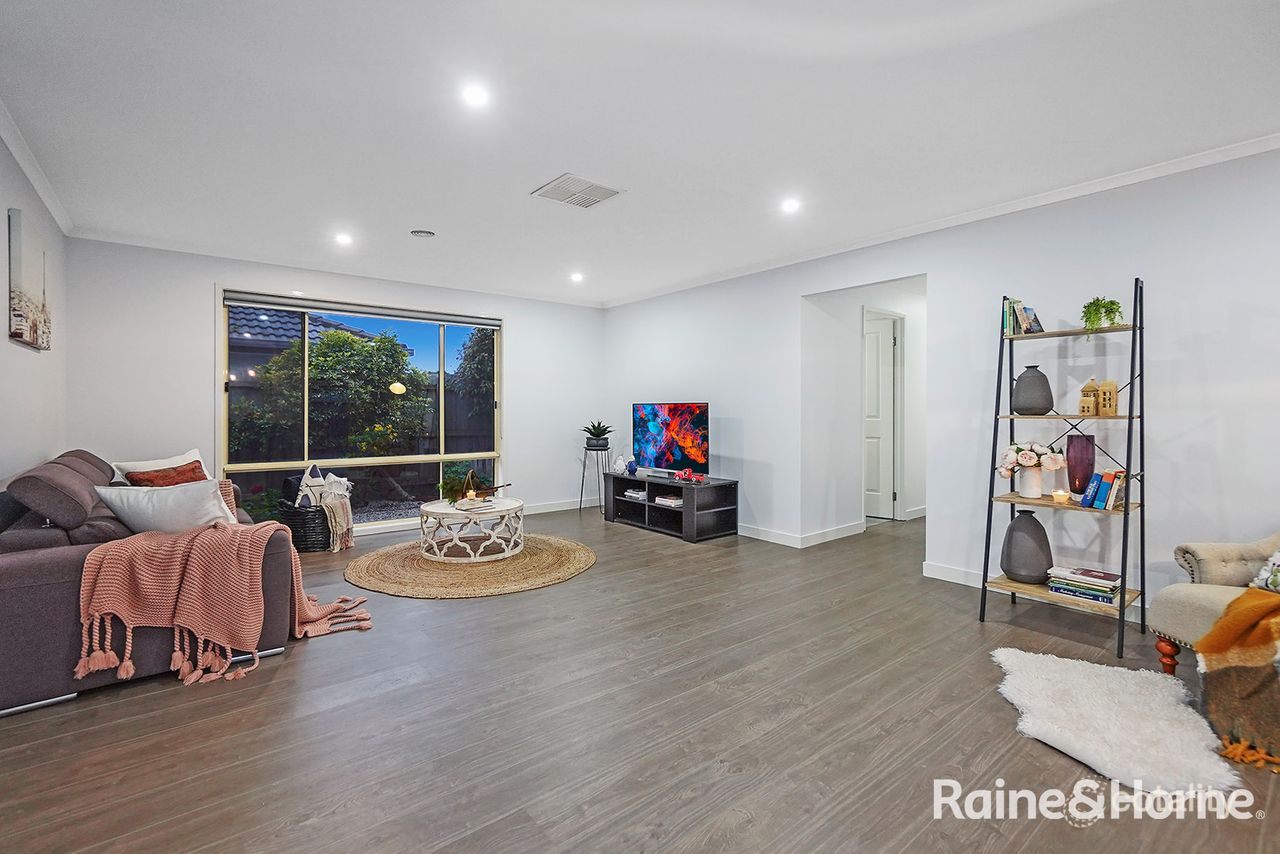 52 Sherwood Rd, Narre Warren South, VIC 3805