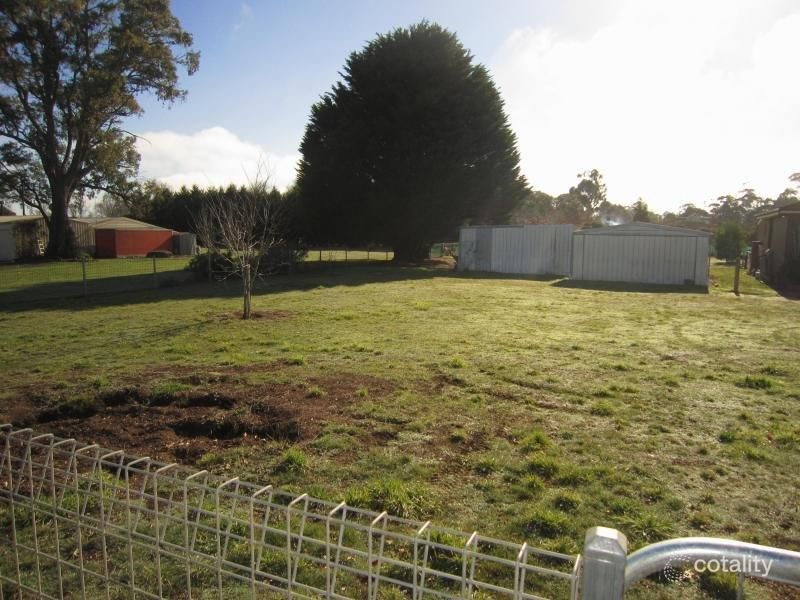 82 High St, Trentham, VIC 3458