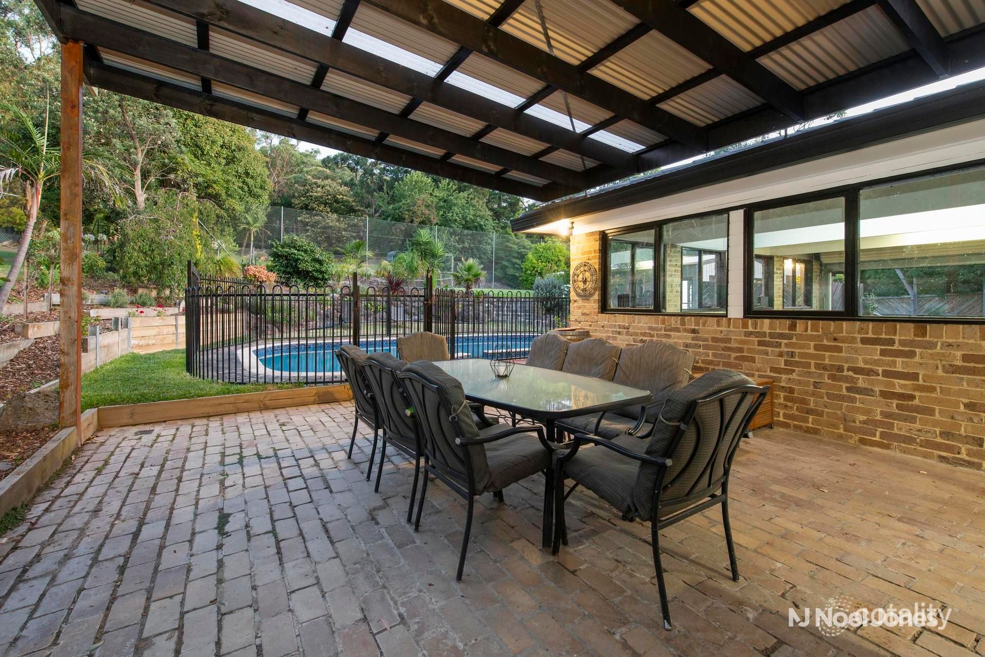 300-302 Sheffield Rd, Montrose, VIC 3765