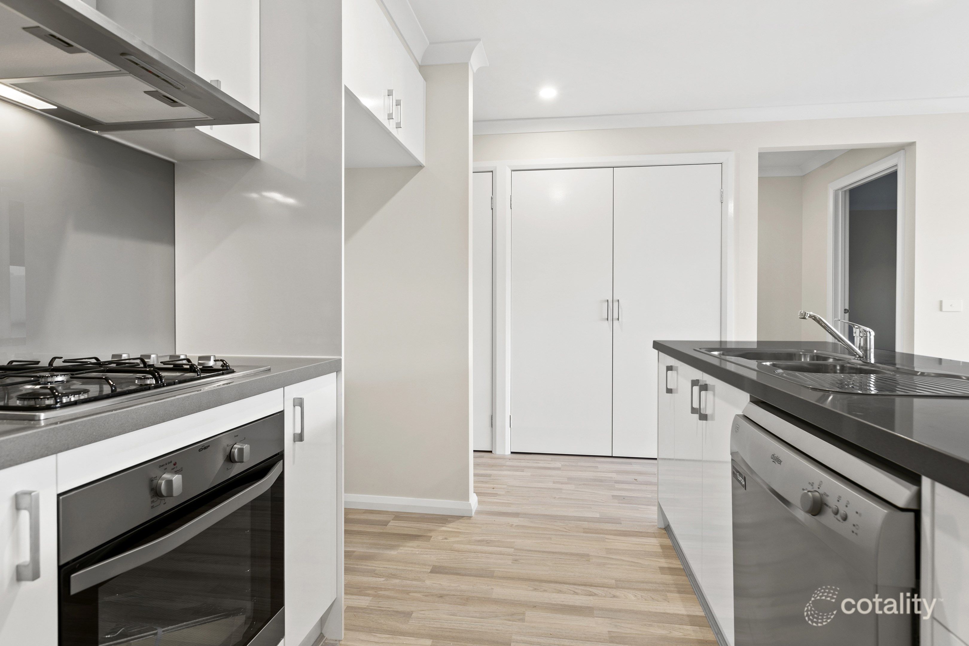 18 Colwood Ave, Mickleham, VIC 3064