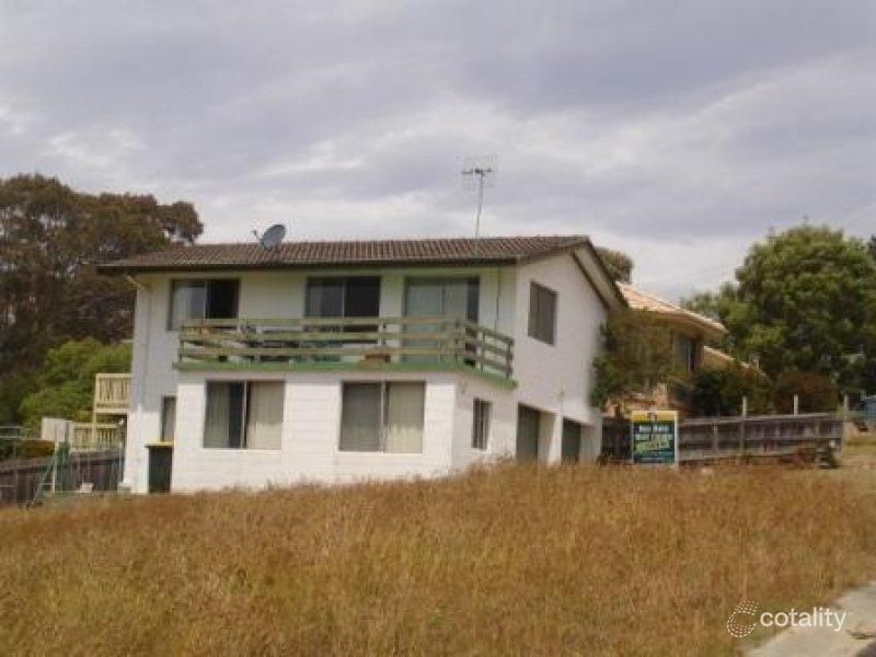 16 Thomson Pde, Dalmeny, NSW 2546