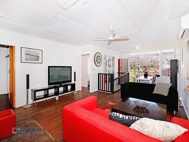 10 Moreton St, Norman Park, QLD 4170