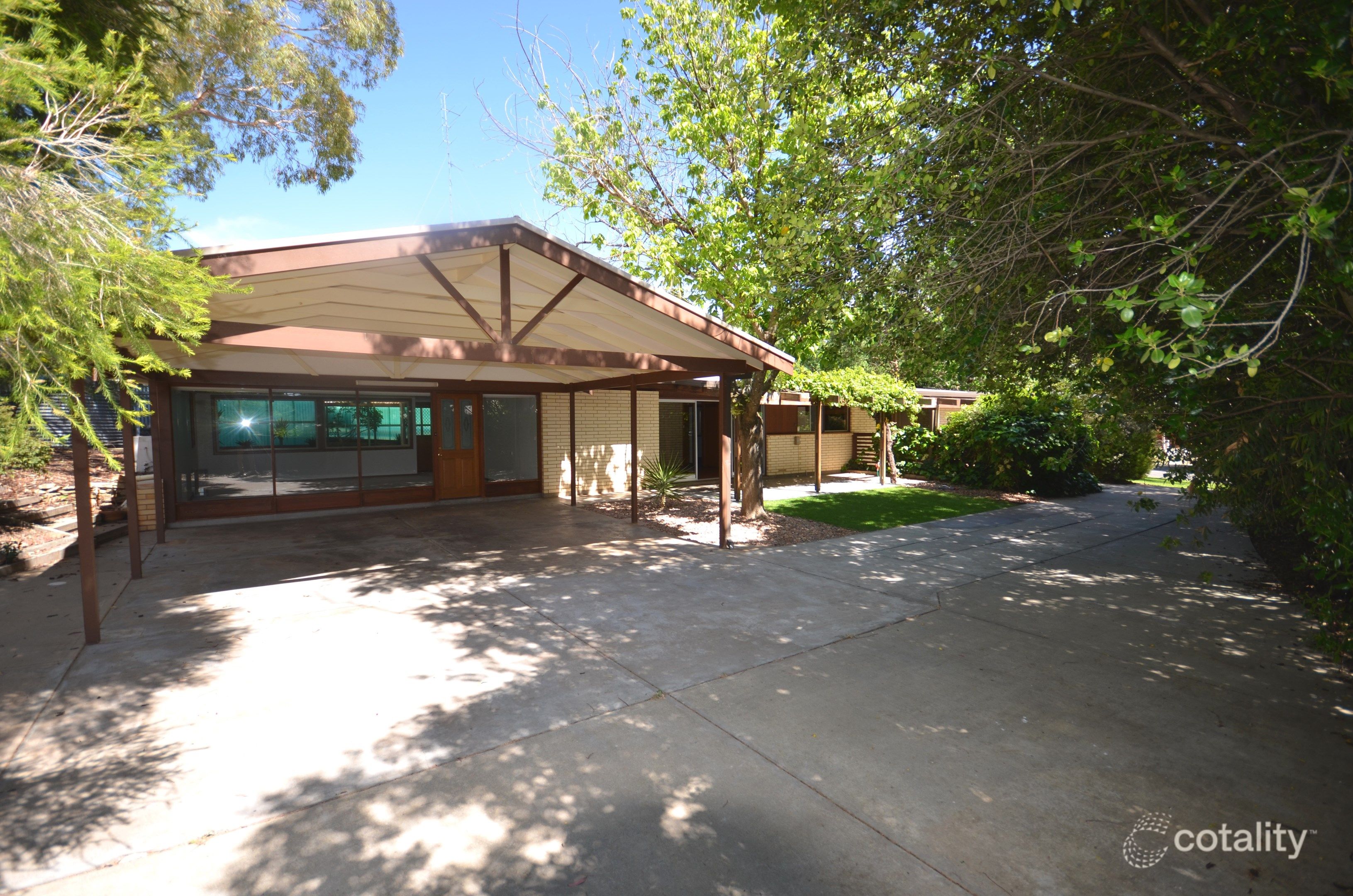 14 Daly St, Clare, SA 5453