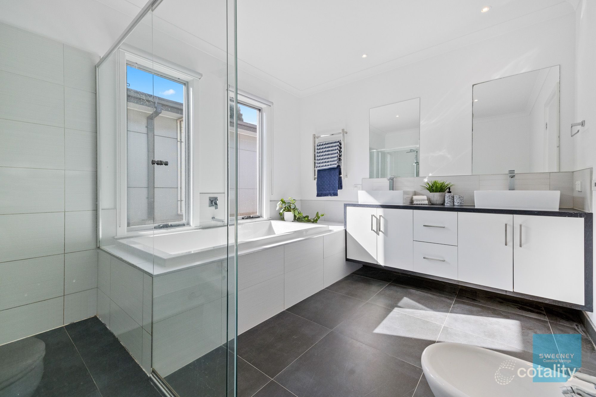 30 Brunton Ave, Caroline Springs, VIC 3023