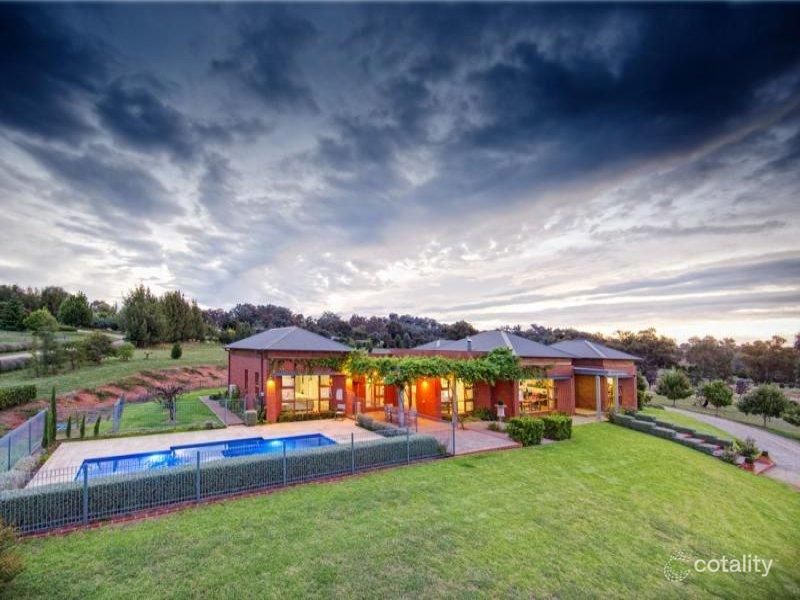 60 Alexandra Way, Table Top, NSW 2640