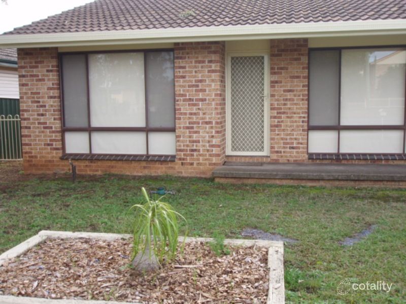 1/100 Oxford Rd, Ingleburn, NSW 2565