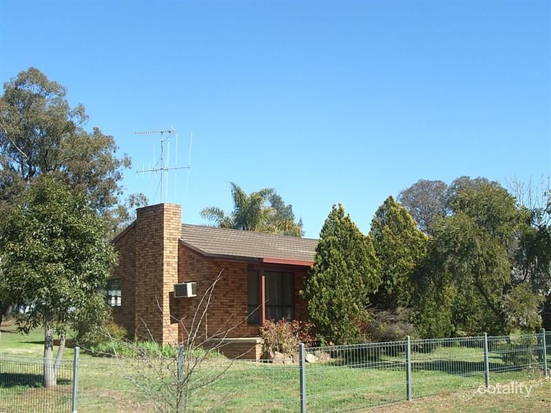 77-79 Wellington St, Geurie, NSW 2818