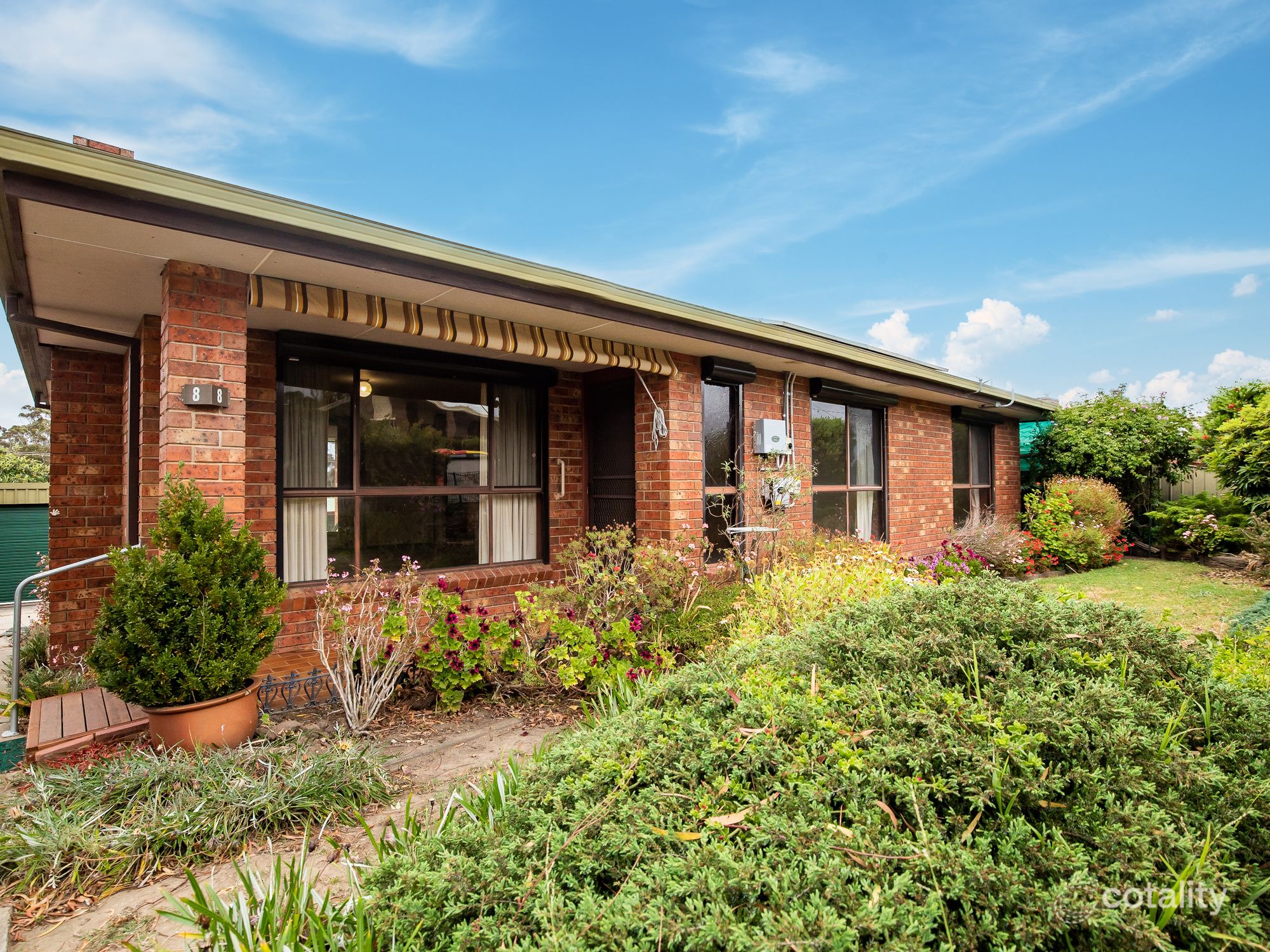 8 Hanley Cres, Seymour, VIC 3660