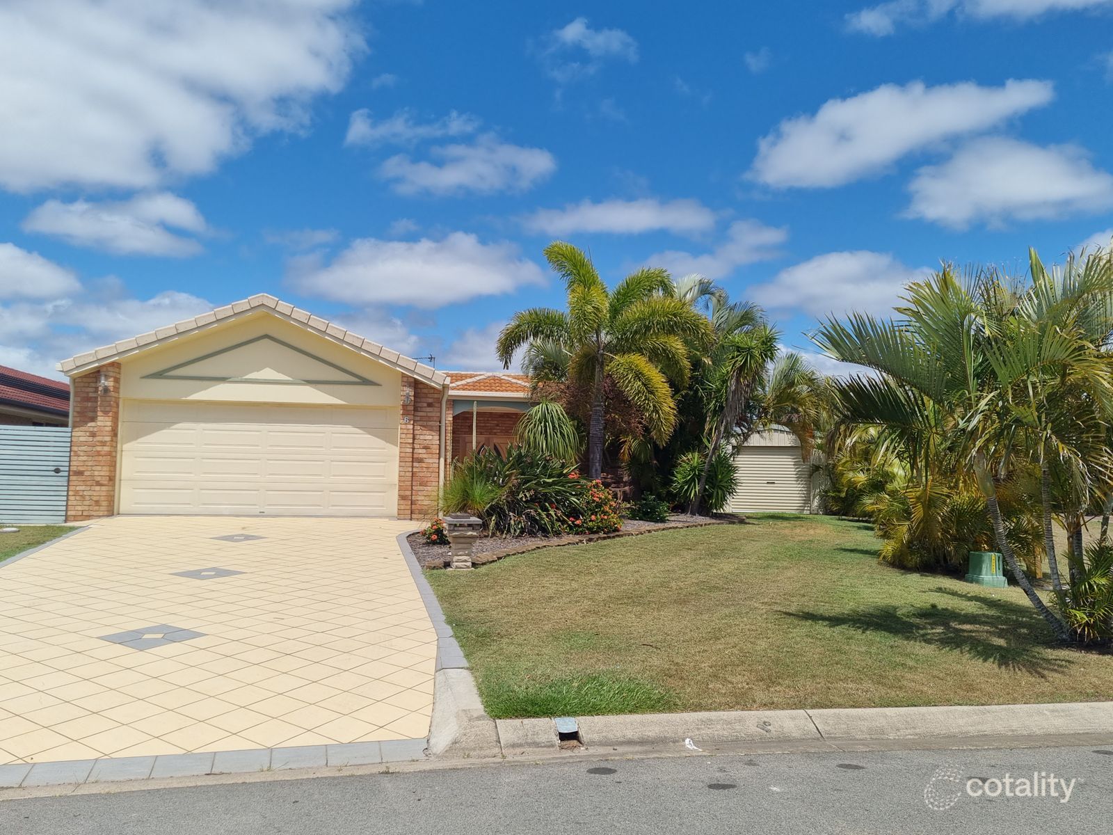 6 Whistler Ct, Eli Waters, QLD 4655