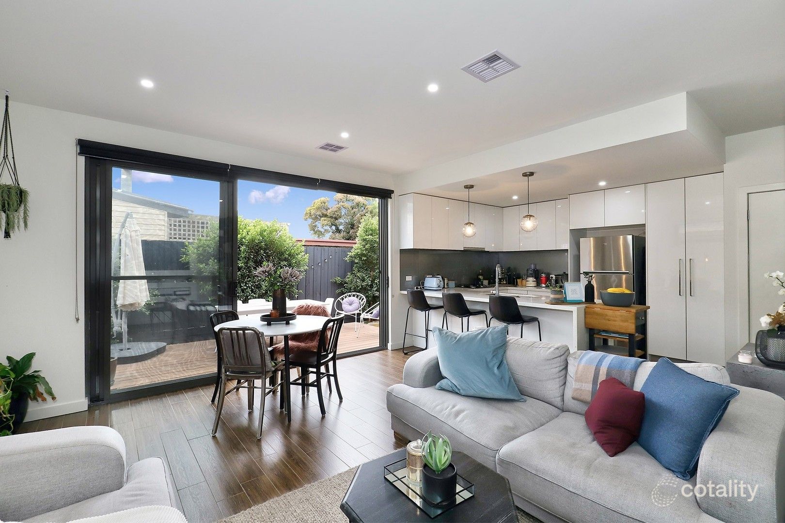 2/162 Hilton St, Glenroy, VIC 3046