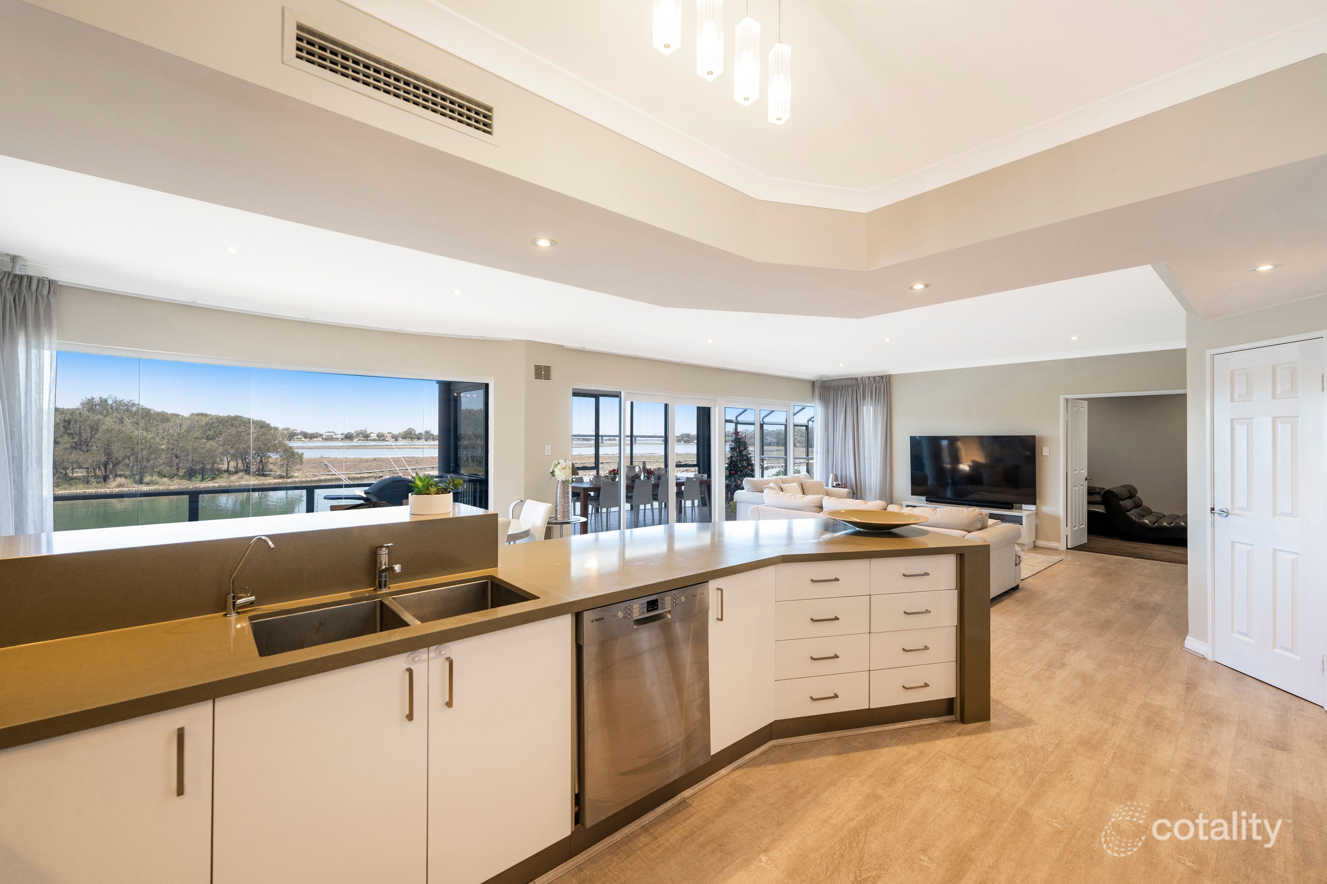 13 Nyari Ct, Halls Head, WA 6210