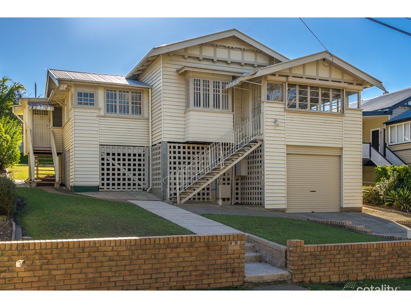 77 Amarina Ave, Ashgrove, QLD 4060