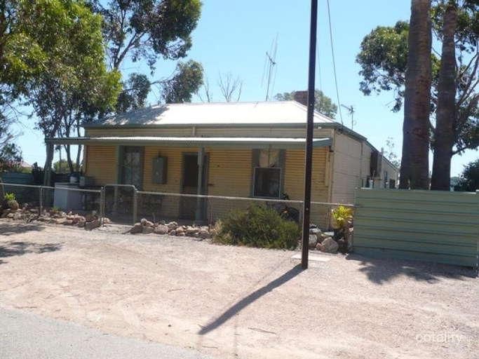 33 Fourth St, Port Germein, SA 5495