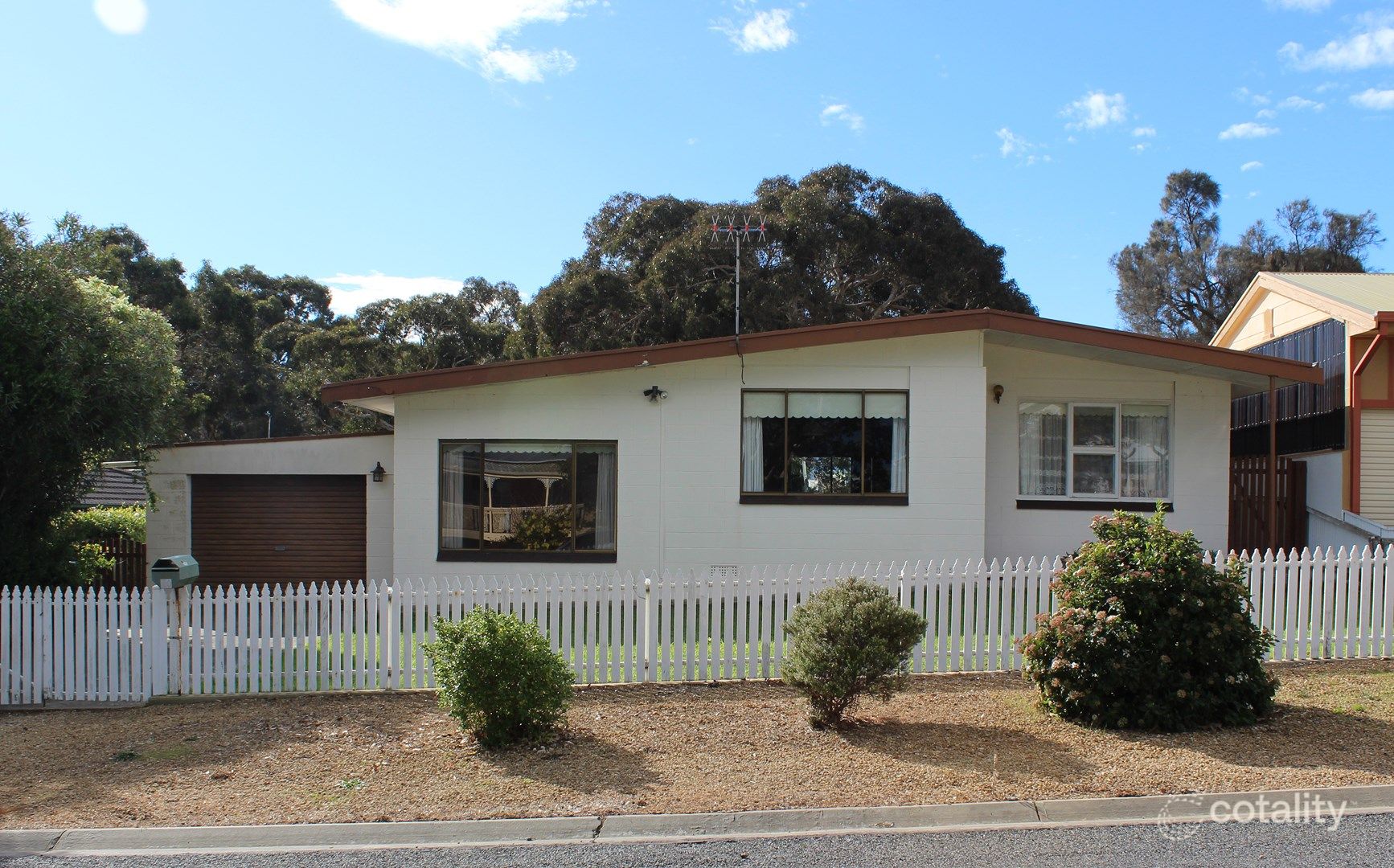 10 Altman Ave, Victor Harbor, SA 5211