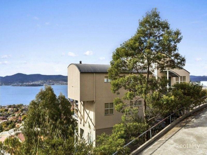 1/18 Date Ct, Sandy Bay, TAS 7005
