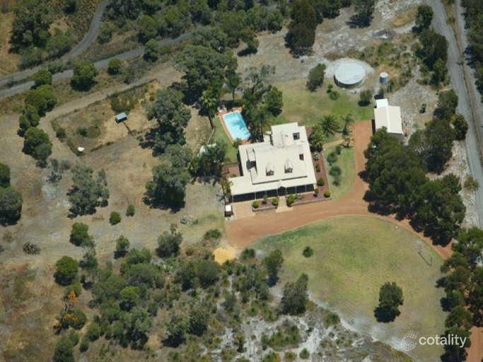 14 Brockwell Pl, Oakford, WA 6121