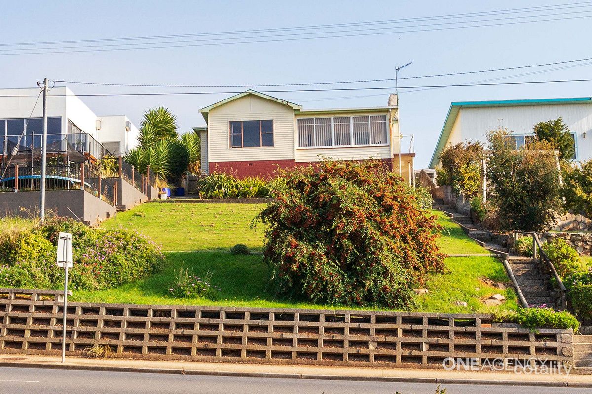 16 West Park Gr, Parklands, TAS 7320