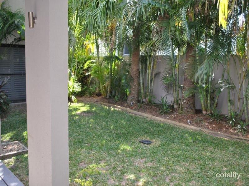 5248 Marine Dr N, Hope Island, QLD 4212