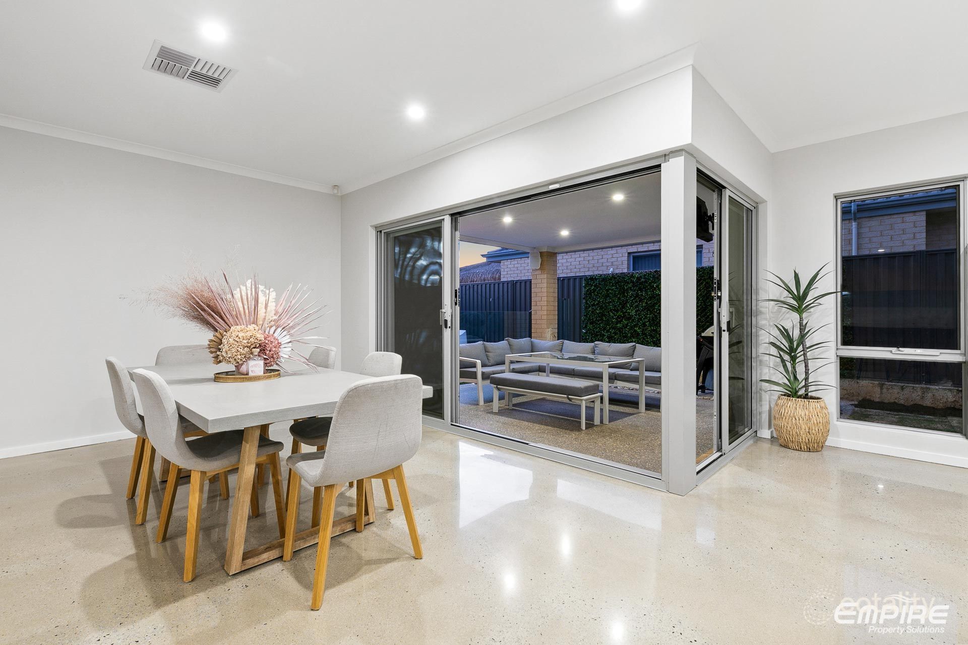 9 Carine Pde, Lake Coogee, WA 6166