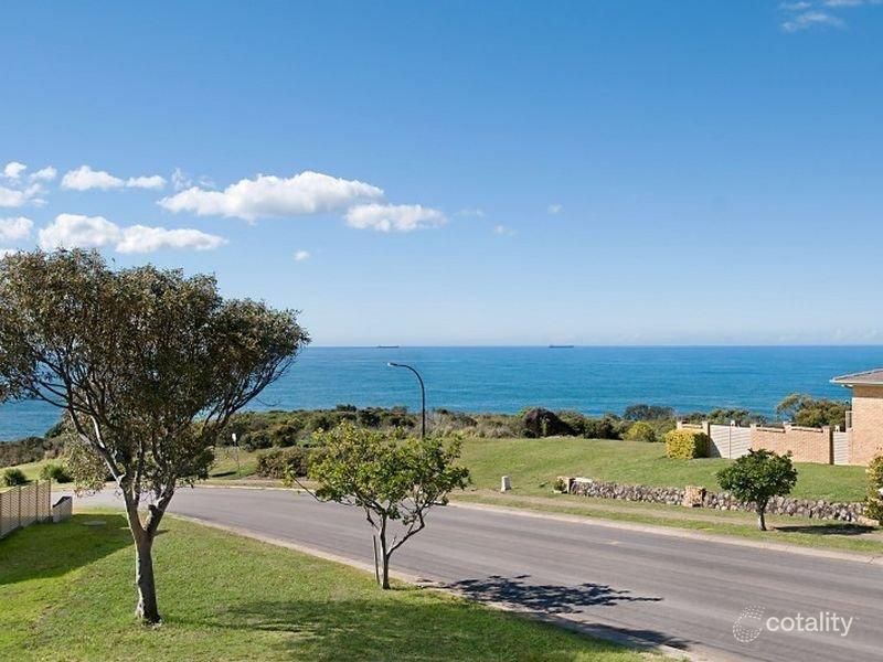 2 Spoon Rocks Rd, Caves Beach, NSW 2281