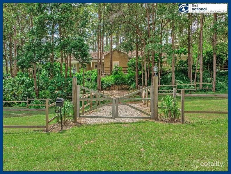 18 Kamala Ct, Bonogin, QLD 4213