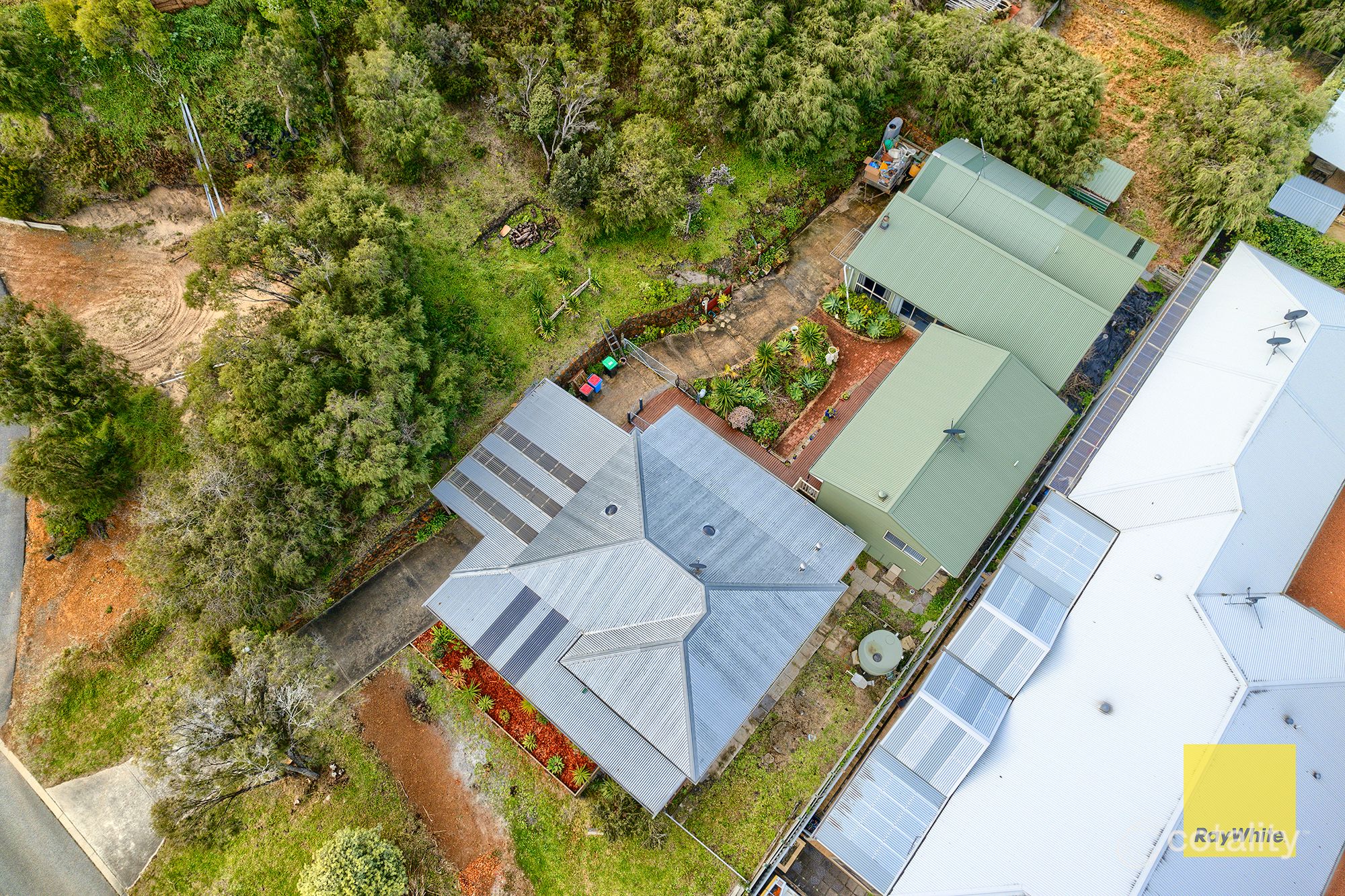 24 Goss St, Little Grove, WA 6330