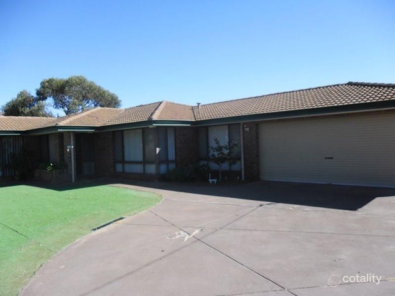 12 Bierman Pl, Carnamah, WA 6517