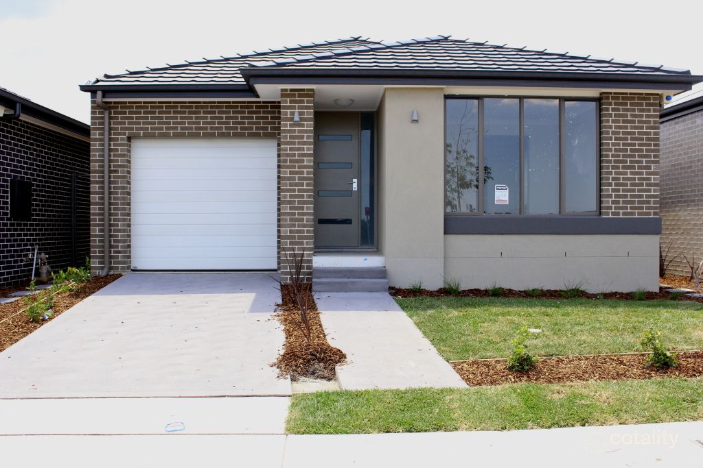 89 Armoury Rd, Jordan Springs, NSW 2747