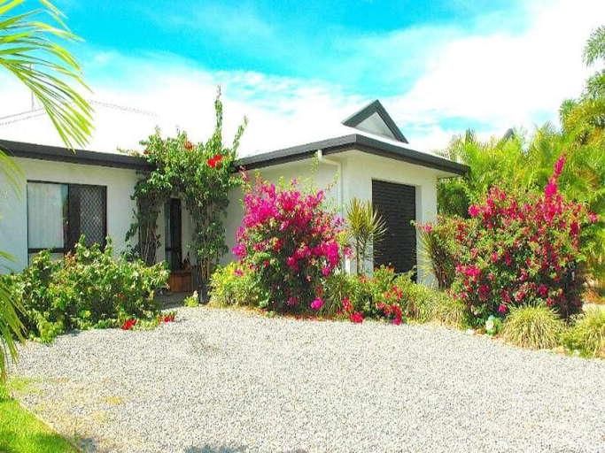 4 Burleigh Cl, Kewarra Beach, QLD 4879