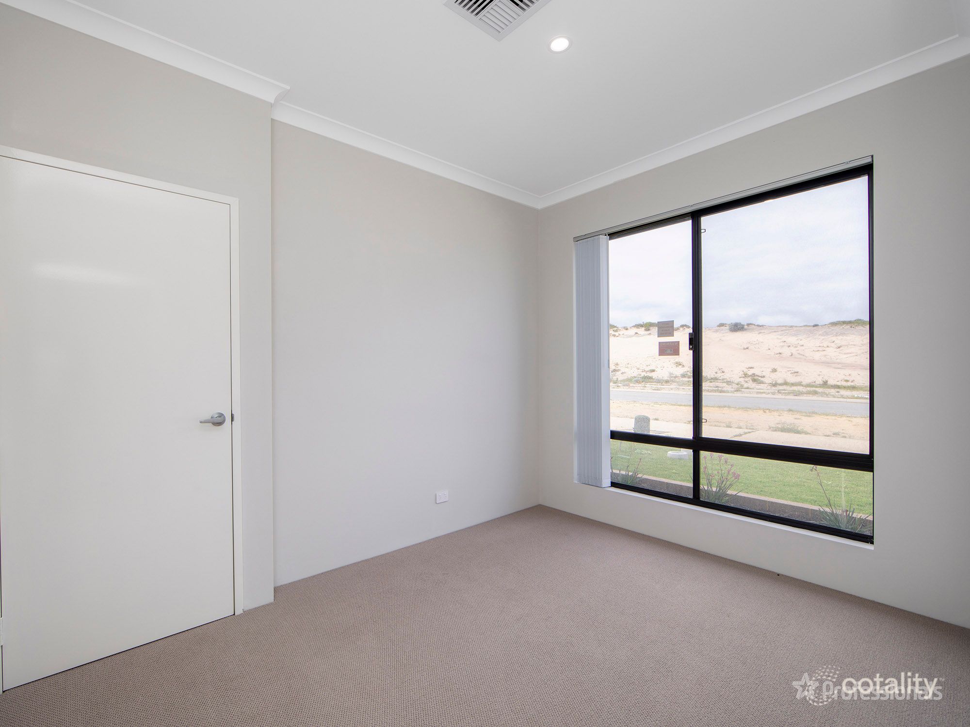 27 Reef Break Dr, Two Rocks, WA 6037