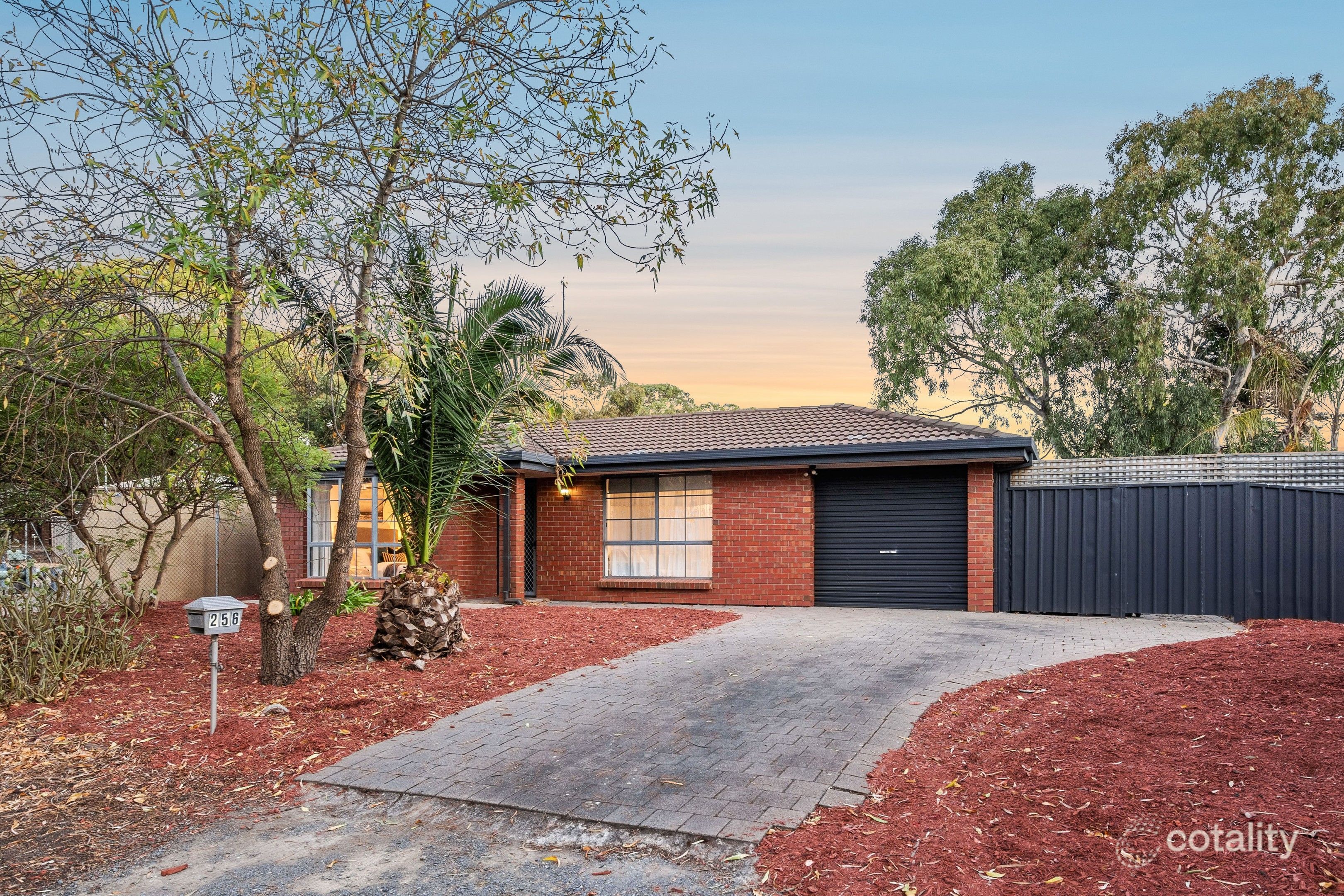 256 Pimpala Rd, Woodcroft, SA 5162