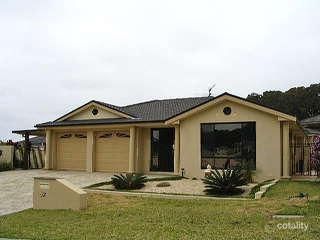 12 Pebble Beach Ct, Belmont, NSW 2280