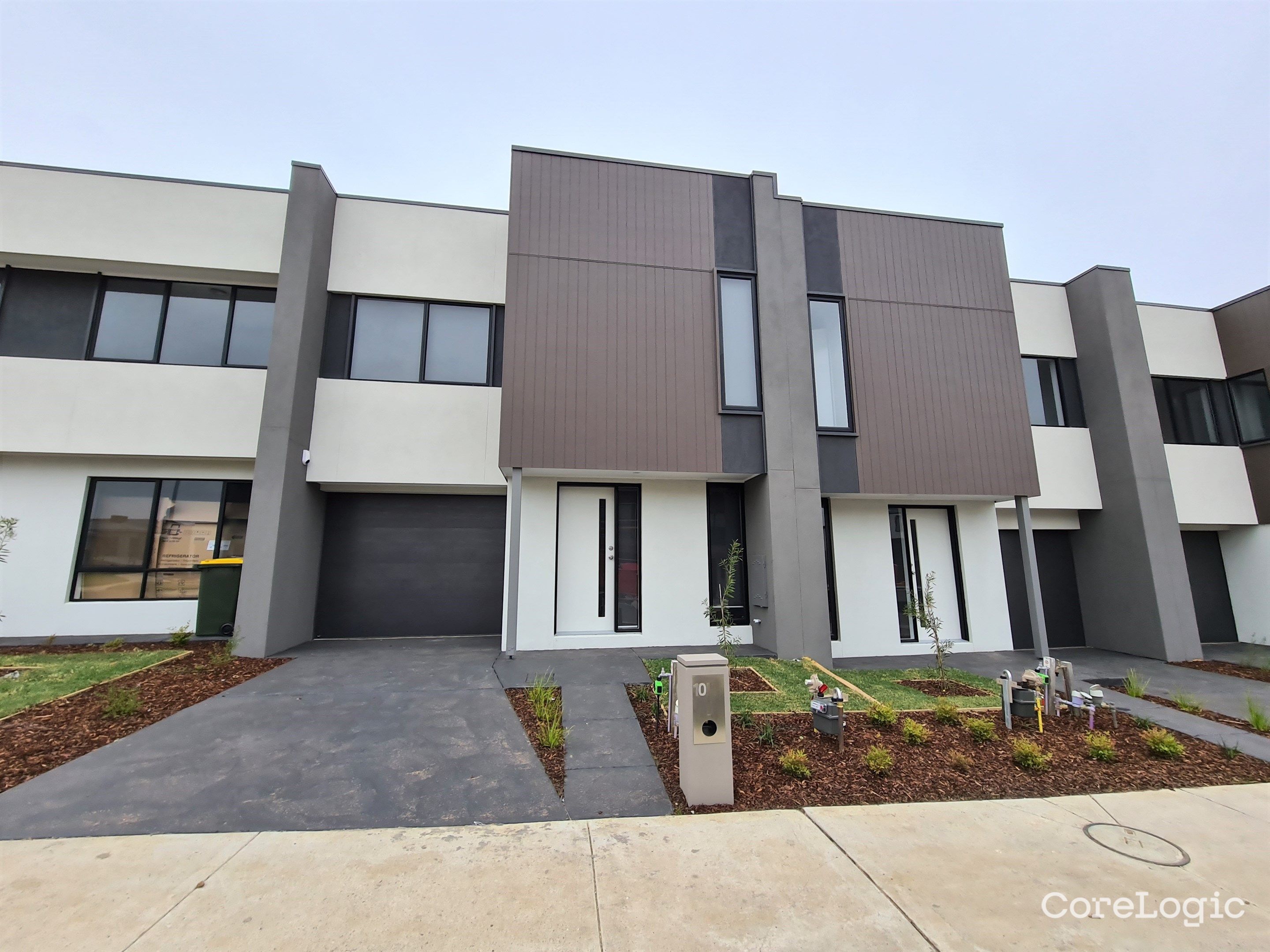 10 Hanover Way, Mickleham, VIC 3064