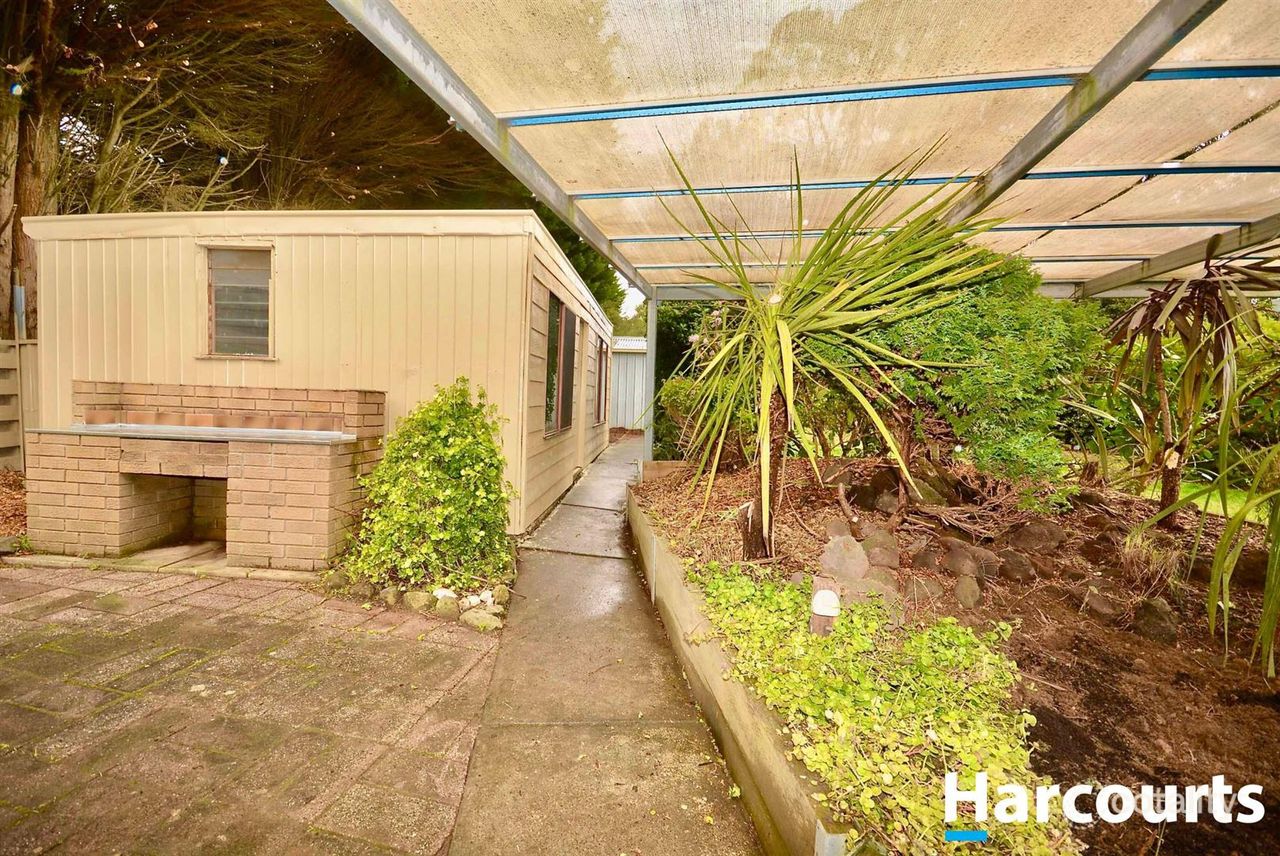 1 Hearn Rd, Brown Hill, VIC 3350