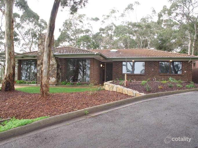 122 Emmett Rd, Crafers West, SA 5152