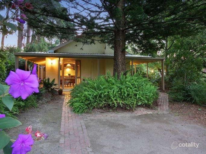 76 Belvedere Dr, Montrose, VIC 3765