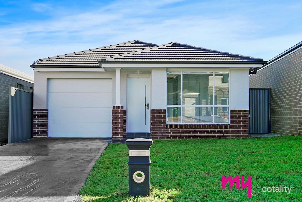 7 Wollemi Cct, Gregory Hills, NSW 2557