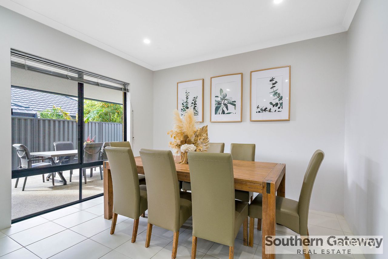 16 Irasburg Pde, Wellard, WA 6170