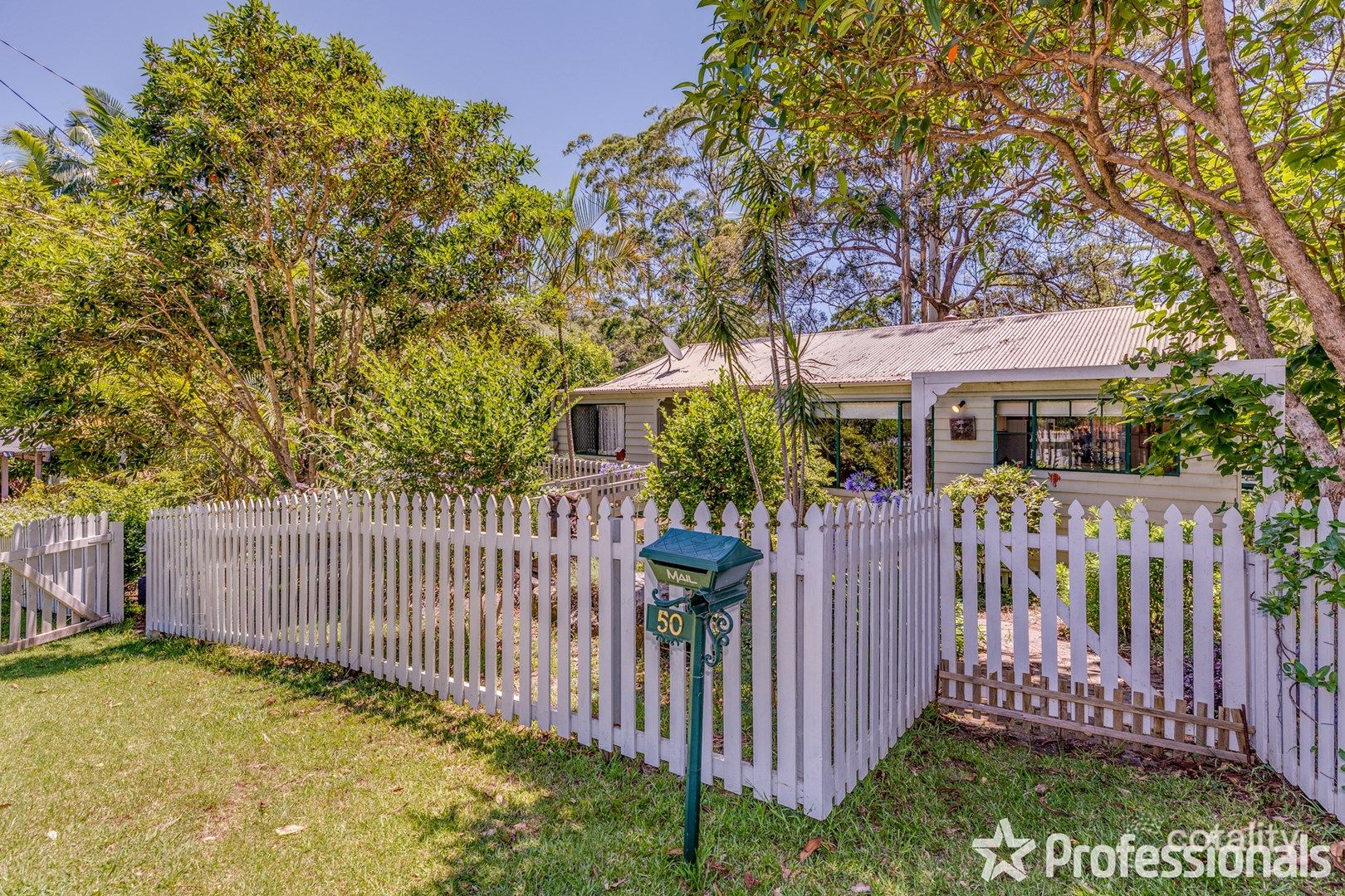 50 Kinabalu Dr, Tamborine Mountain, QLD 4272