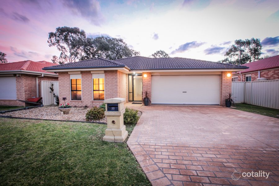 33 Mullenderree St, Prestons, NSW 2170