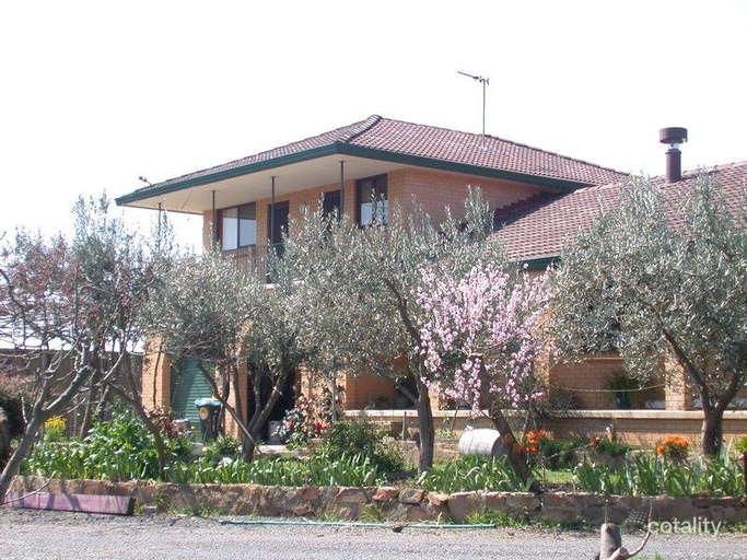 13 Gallagher Cres, Wamboin, NSW 2620