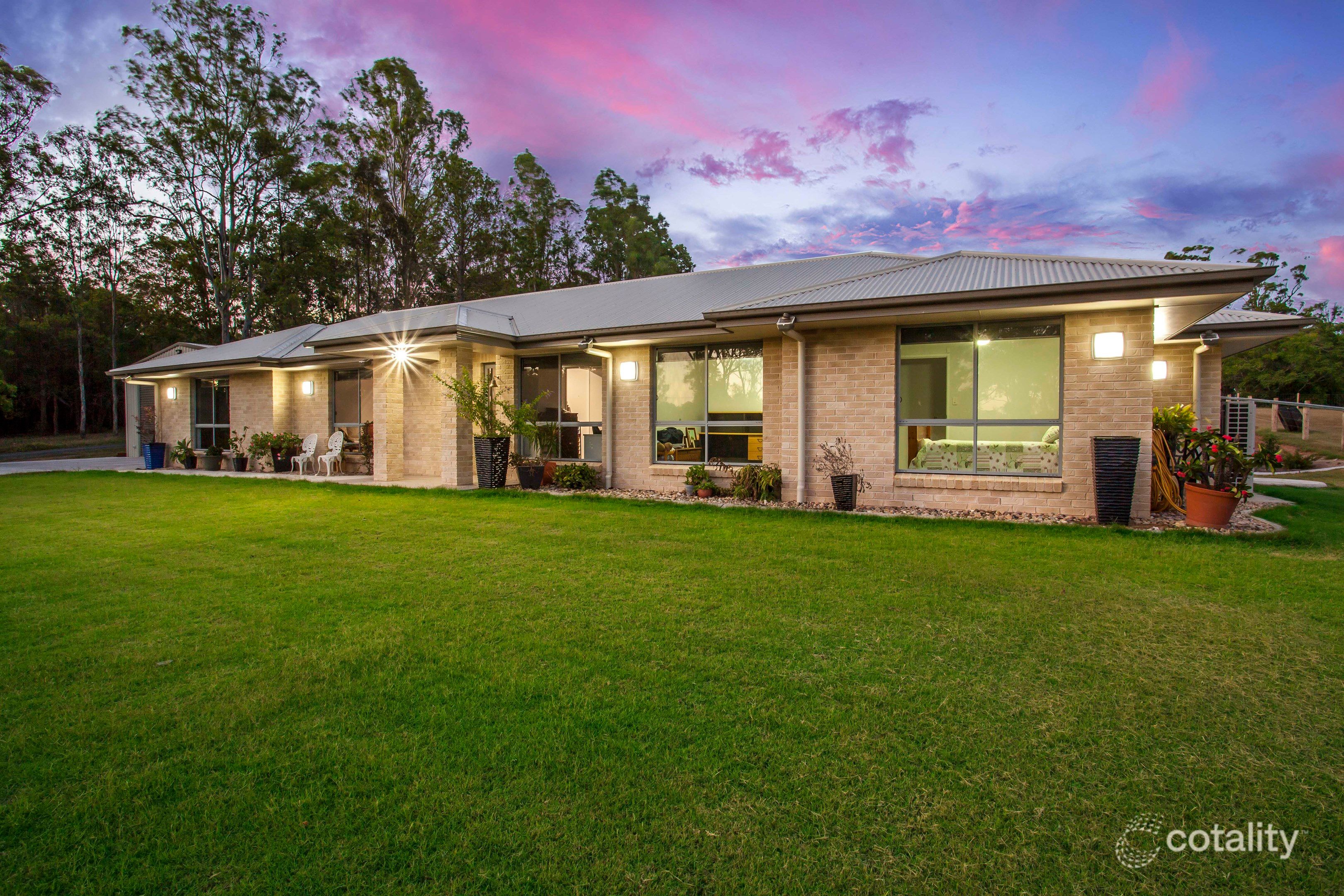 82 Rocks Rd, Southside, QLD 4570