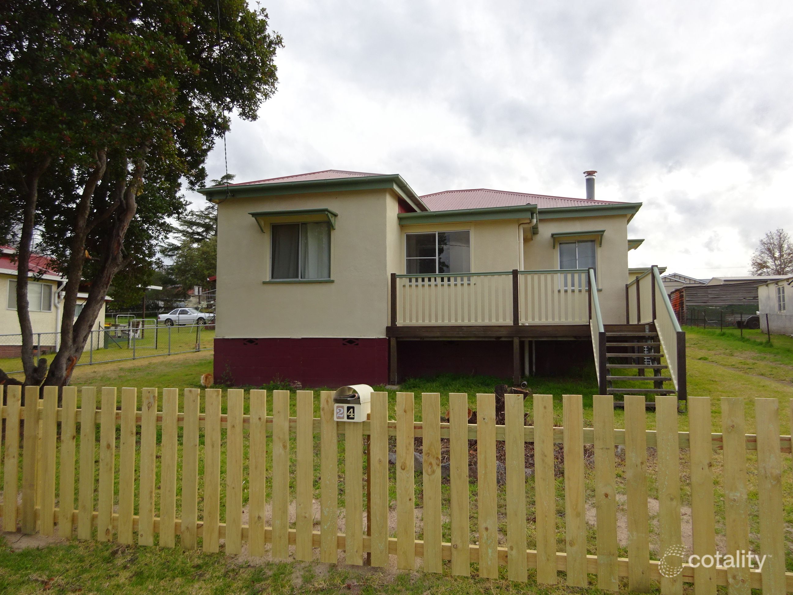 24 Denham St, Stanthorpe, QLD 4380