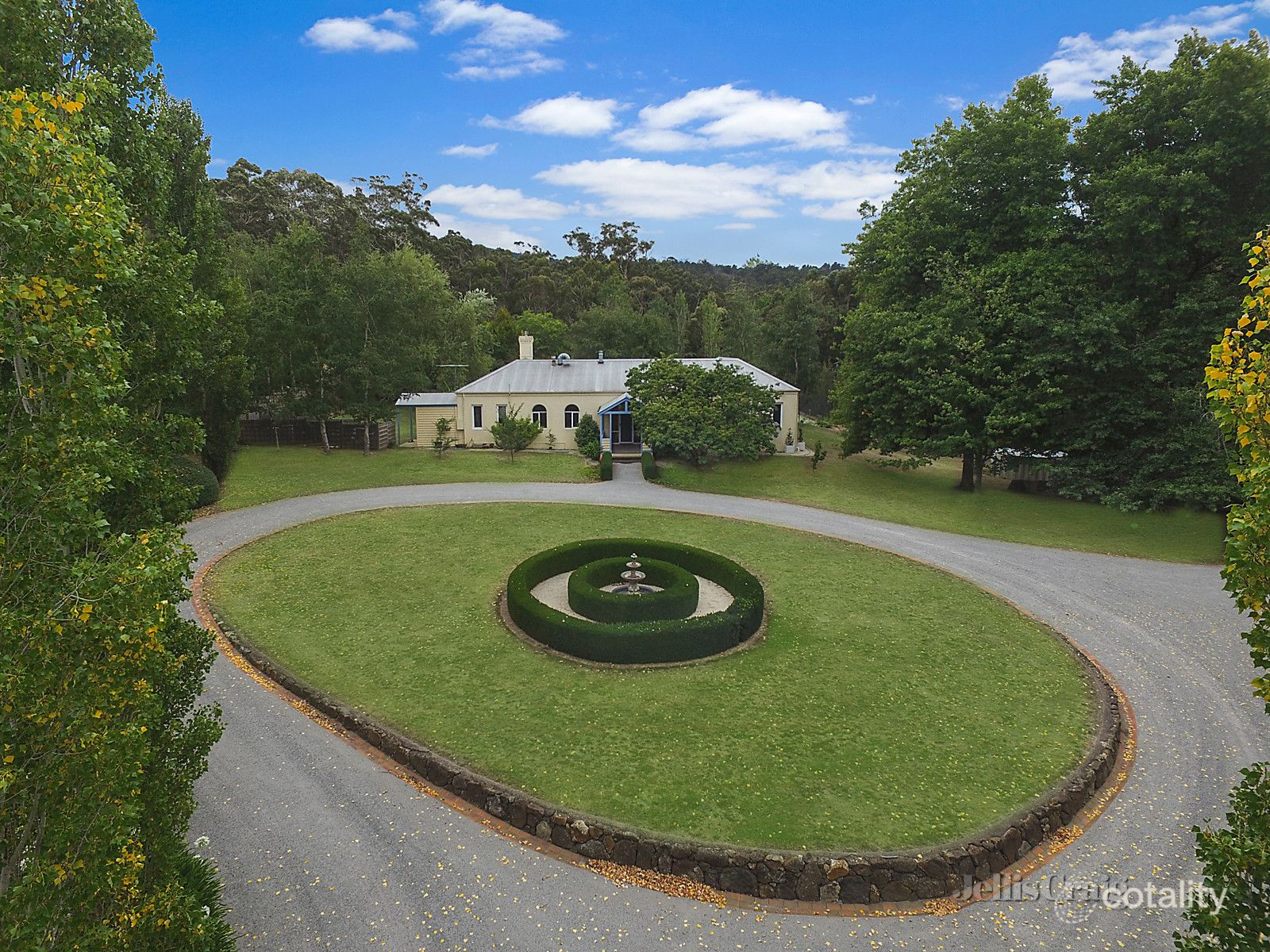 16 Cheniston Rd, Mount Macedon, VIC 3441