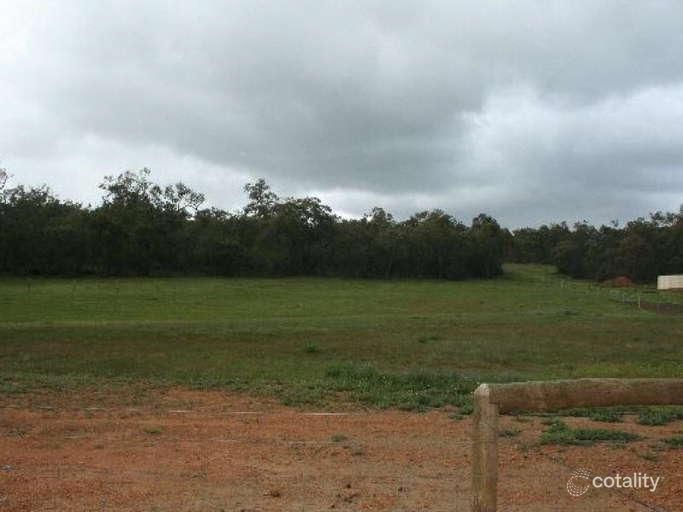 90 Sandalford Dr, Chittering, WA 6084